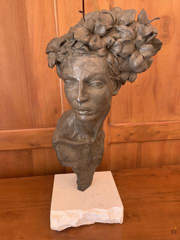 Rafael San Juan, Escultura en bronce y mármol, 3 de 7, 73 x 27 x 23, 2018.